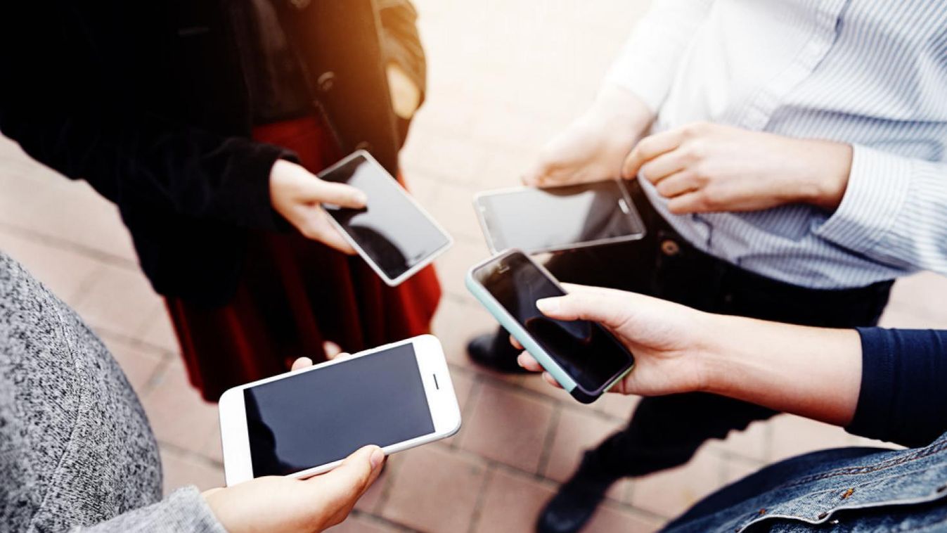 Használt telefonokból készítik az olimpiai érmeket