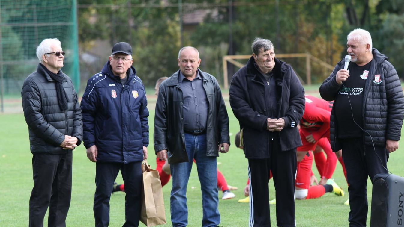 Régi Radnótis futballistákat köszöntöttek Szabadszálláson