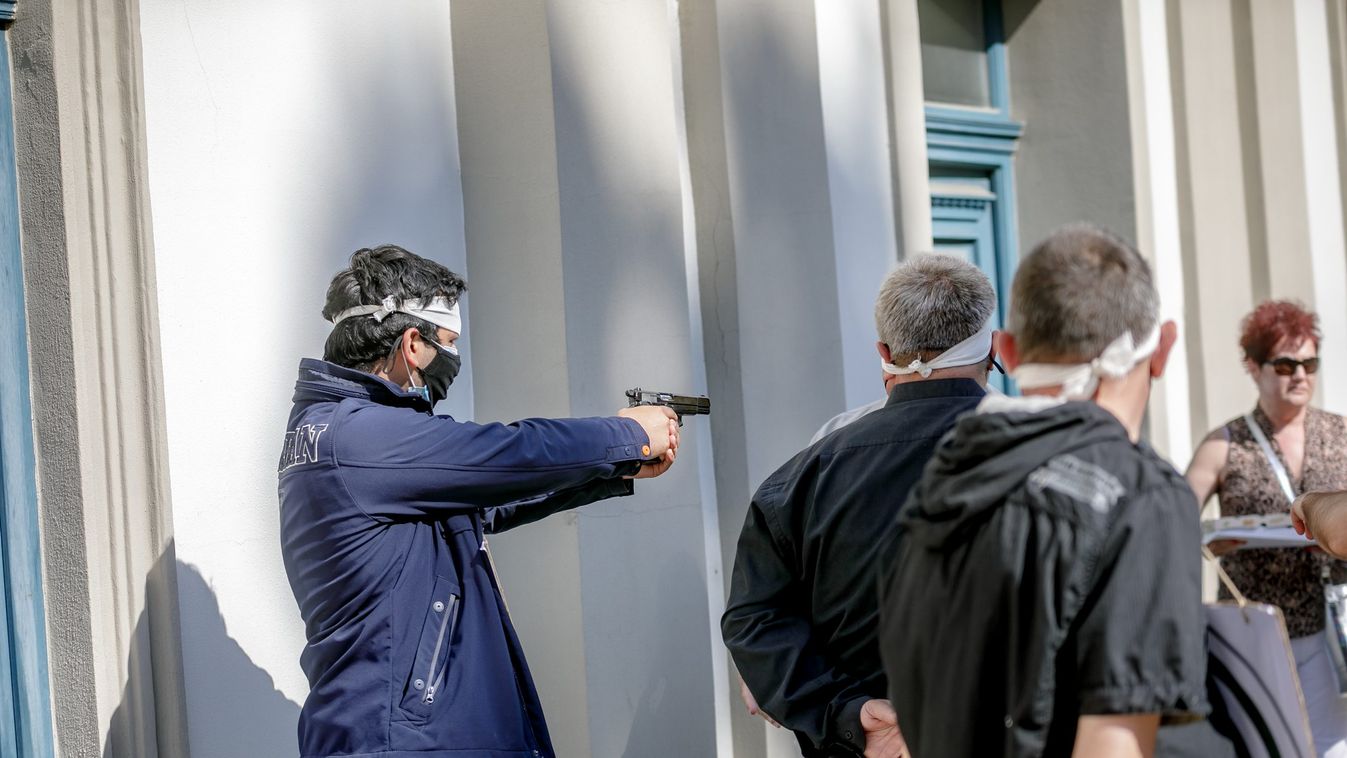 Rendőri intézkedésre volt szükség Dobrev Klára egri kampánygyűlésén (galéria)