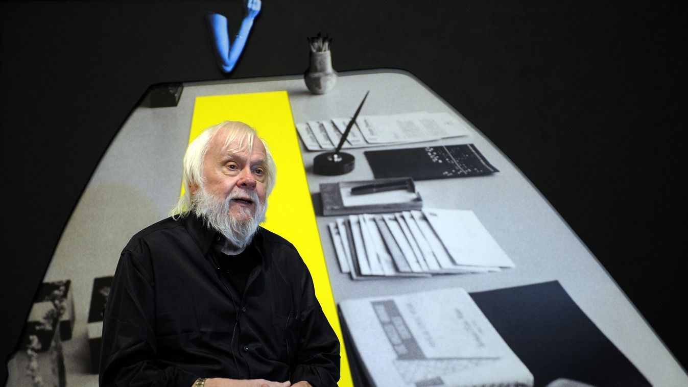 Elhunyt John Baldessari, aki saját képeit égette el