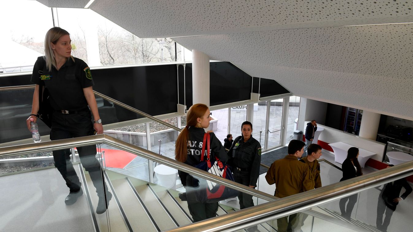 A jövő egyetemét fejlesztik az NKE hallgatói