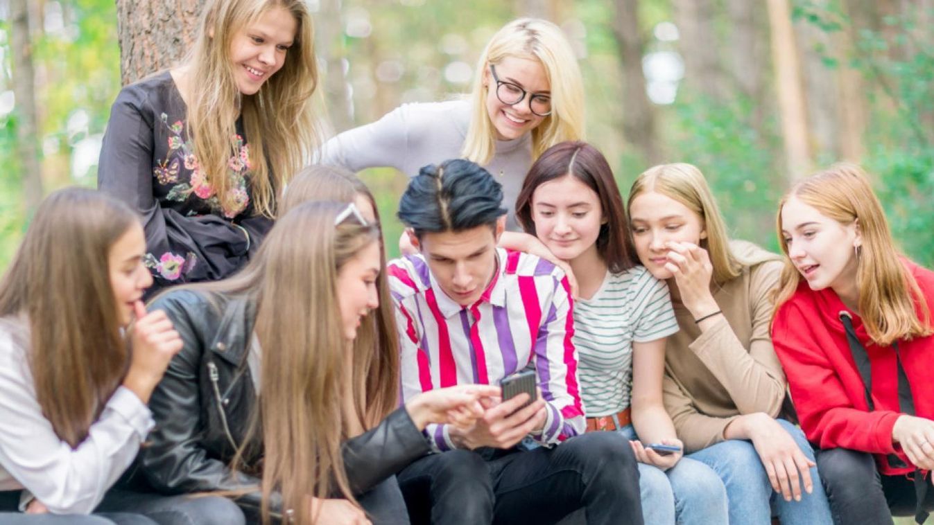 Kisebb a közösségi média hatása a serdülők életére, mint hittük