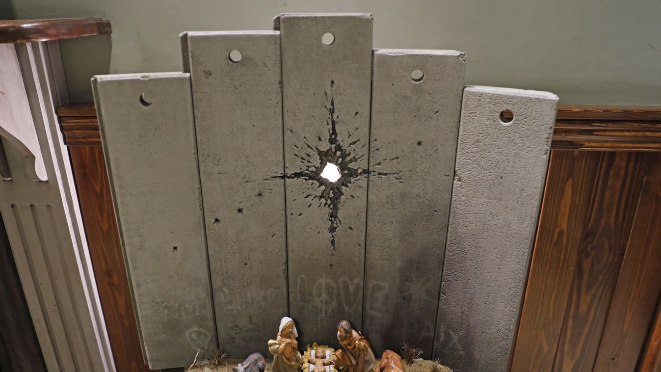 Banksy karácsonyi alkotása látható Betlehem városában
