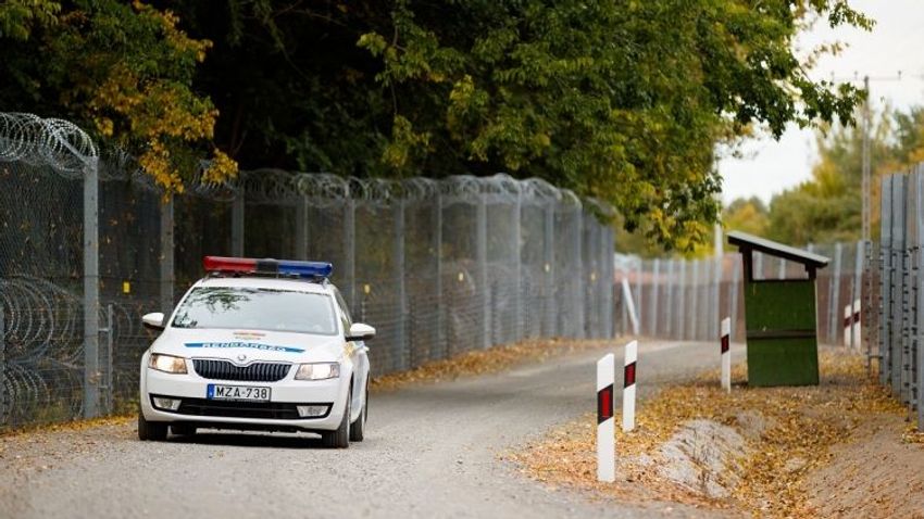Εκατόν ένας παραβάτες των συνόρων συνελήφθησαν από την αστυνομία της κομητείας Bács-Kiskun