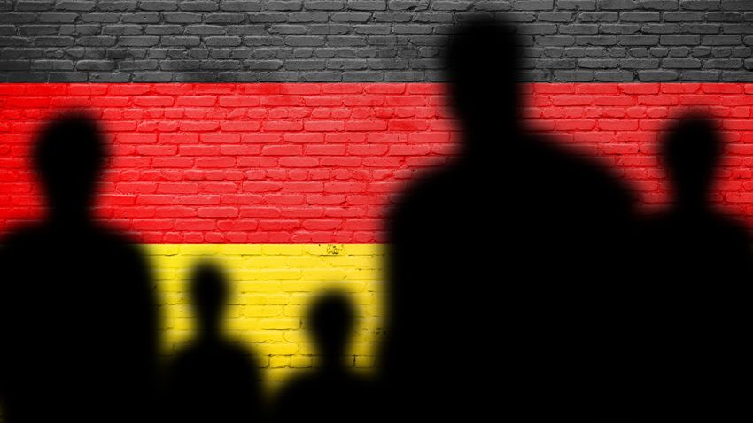 BAON – Felgyorsította a migránsok honosítását a német kormány