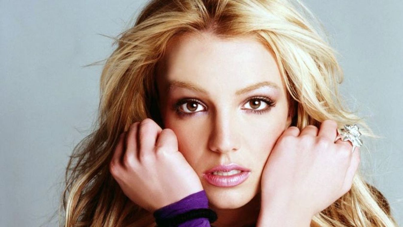 Britney Spears teljesen elveszett, már a bugyijától is megszabadult