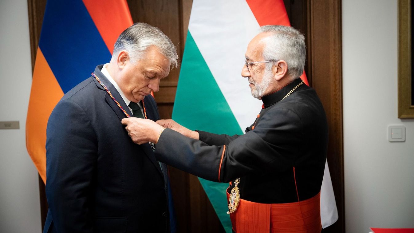 Az örmény katolikus egyház vezetője kitüntette Orbán Viktort