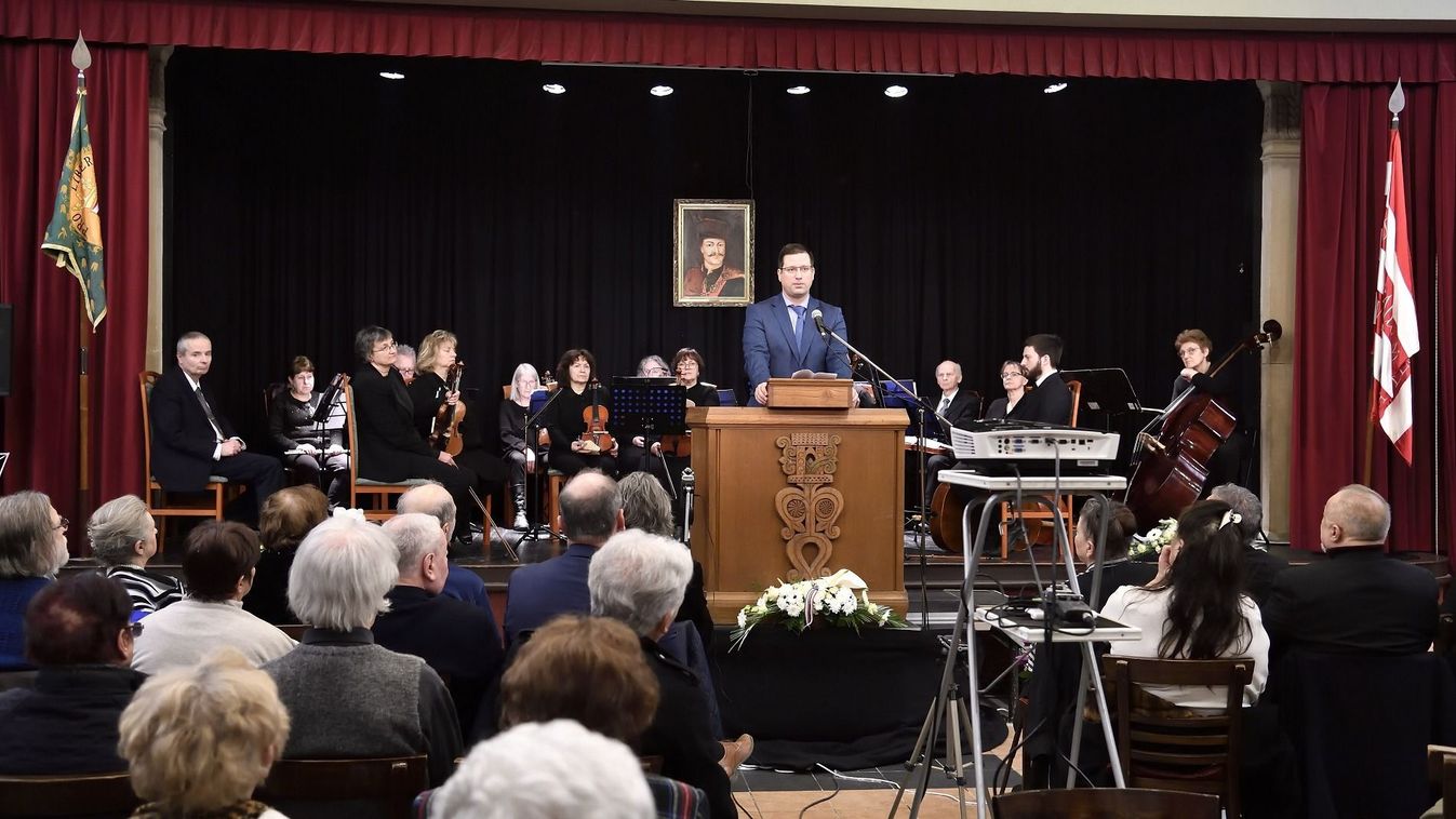 Hegedűs Loránt református püspökre, a Károli Gáspár Református Egyetem alapítójára emlékeztek