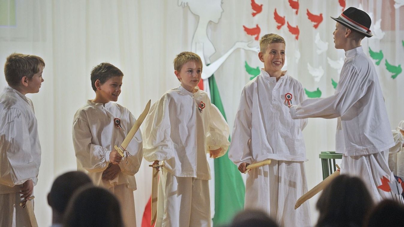 Ünnepi műsorral emlékeztek a borotai iskolások 1848. március 15-ére – galériával