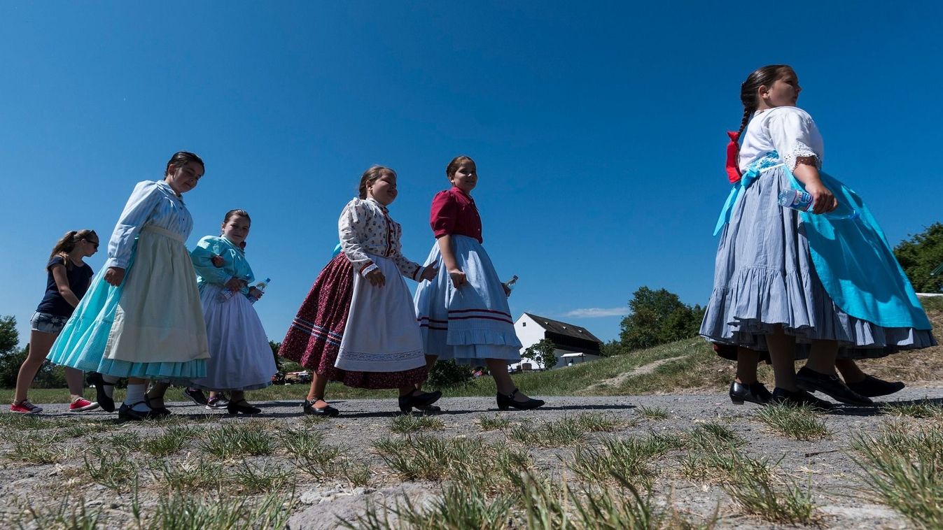 Sárközi táncosok és egri fertálymesterek is bemutatkoznak pünkösdkor a Skanzenben