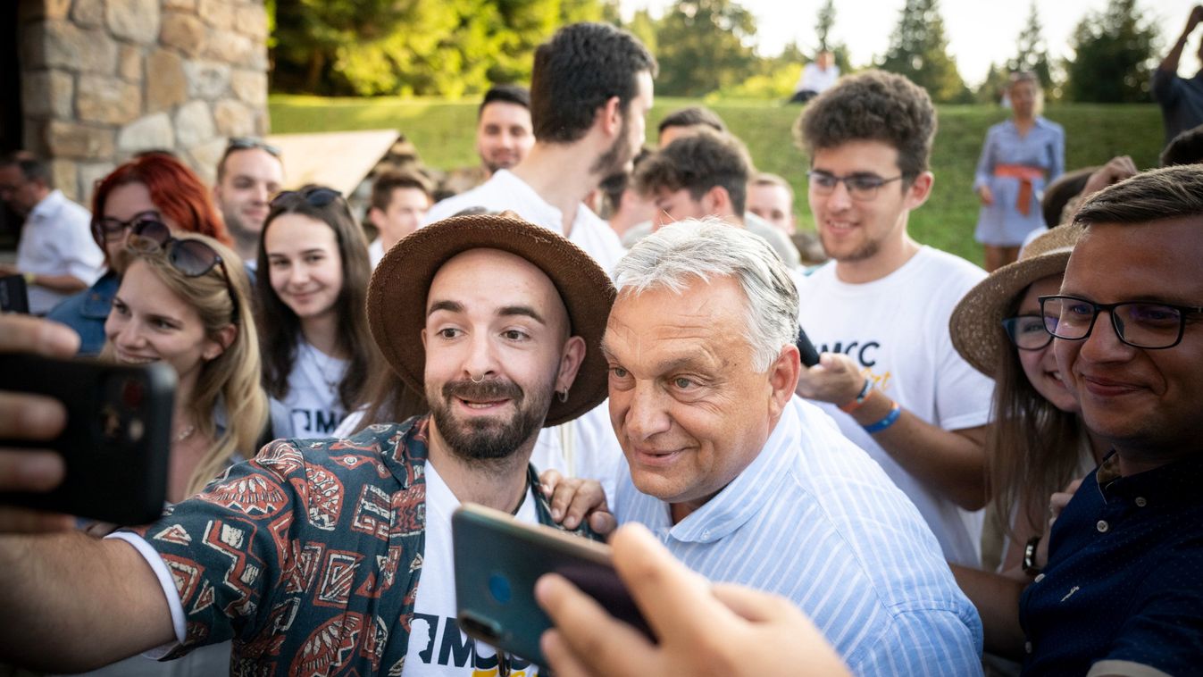 Orbán Viktor az MCC új erdélyi képzési központjában tett látogatást