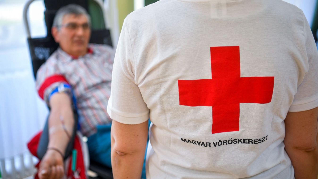 Három életet is megmenthetünk egy egyszeri véradással (videó)