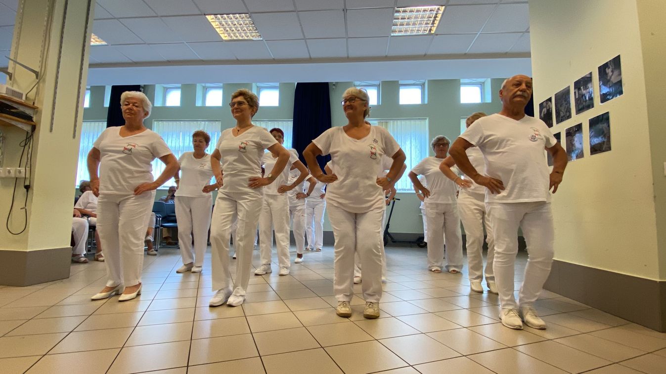 A testet és a szellemet is frissen tartja a Szenior Örömtánc – galériával, videóval