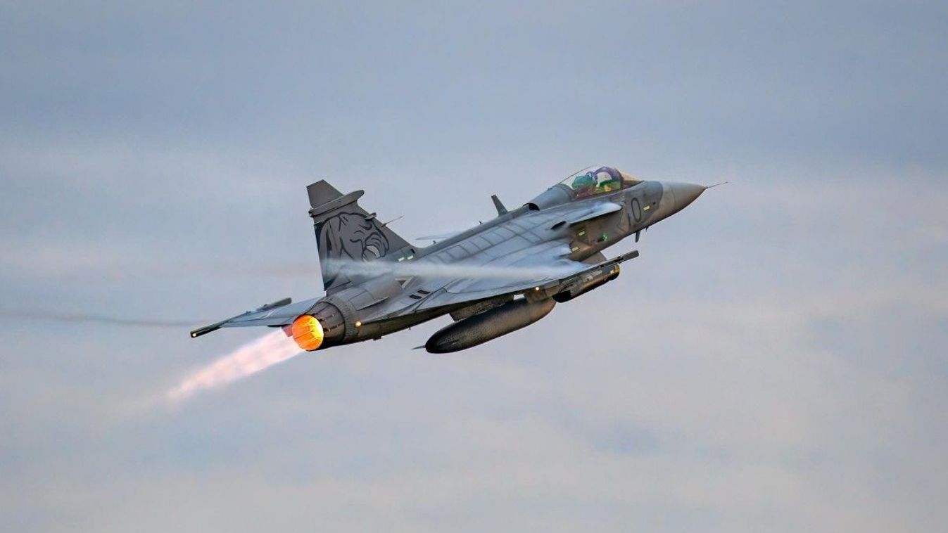 Debrecenben és Sármelléken landoltak a Gripenek
