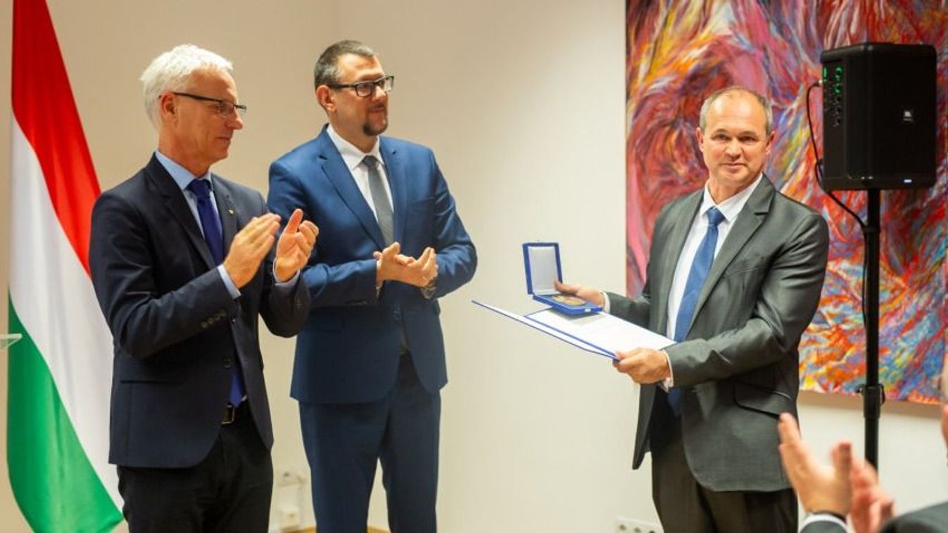 Állami díjjal tüntették ki Lakatos Andor kalocsai levéltárost