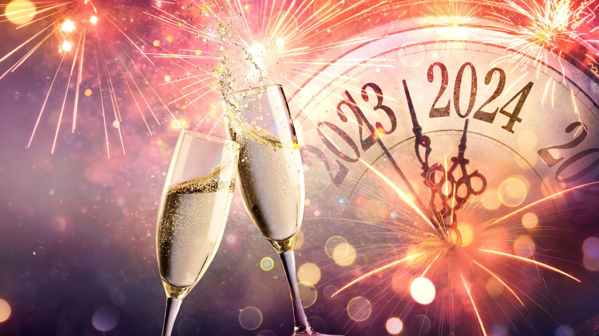2024,New,Year,Celebration,-,Champagne,And,Clock,For,Countdown