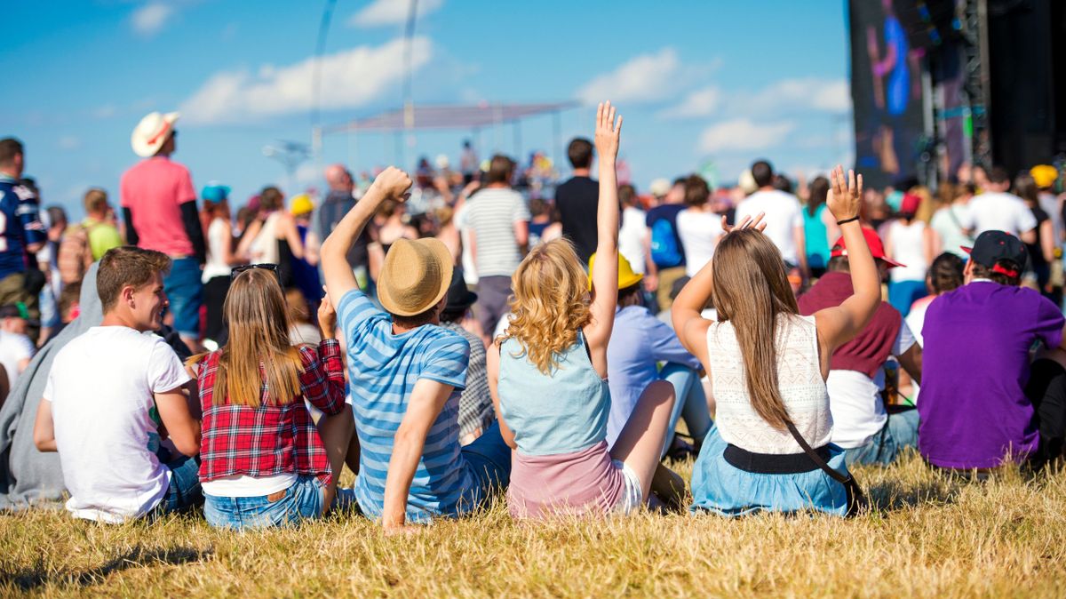 Szandi koncert, nyugdíjas klub, Benkó Zoltán Szabadidőközpont