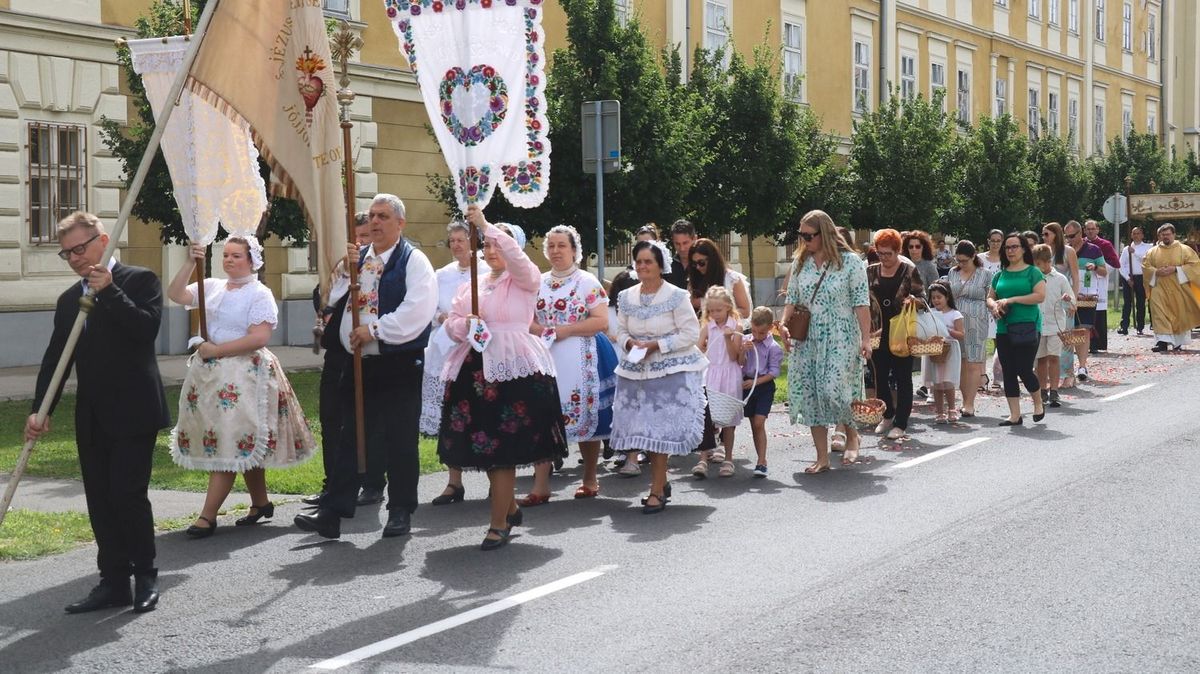 körmenet, szentmise, Kalocsa