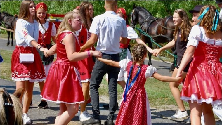 Kunadacs, rendezvény, felvonulás