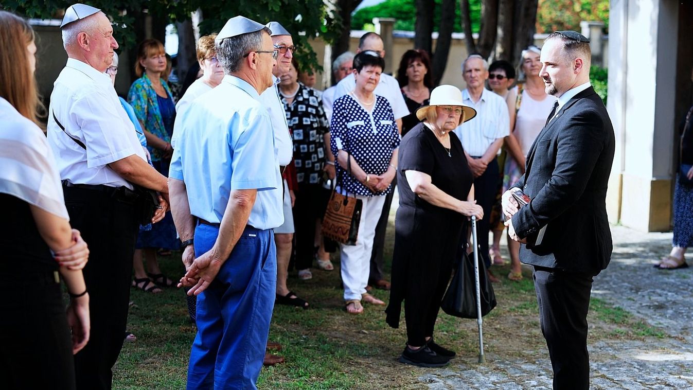 BAON – Az elhurcolt és elpusztított jánoshalmi zsidókra és cigányokra emlékeztek a gyászszertartáson – galériával