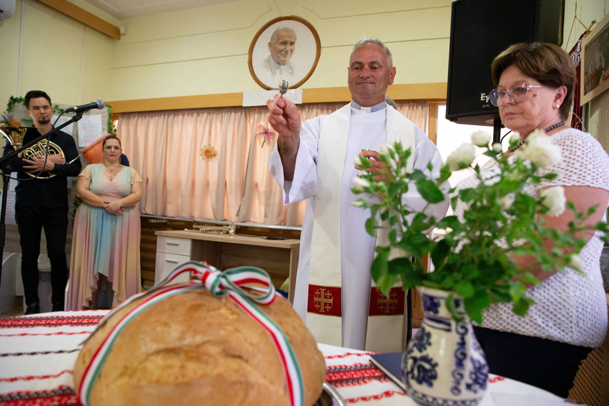 Wojtyla Barátság Központ, kenyészentelés, újkenyér