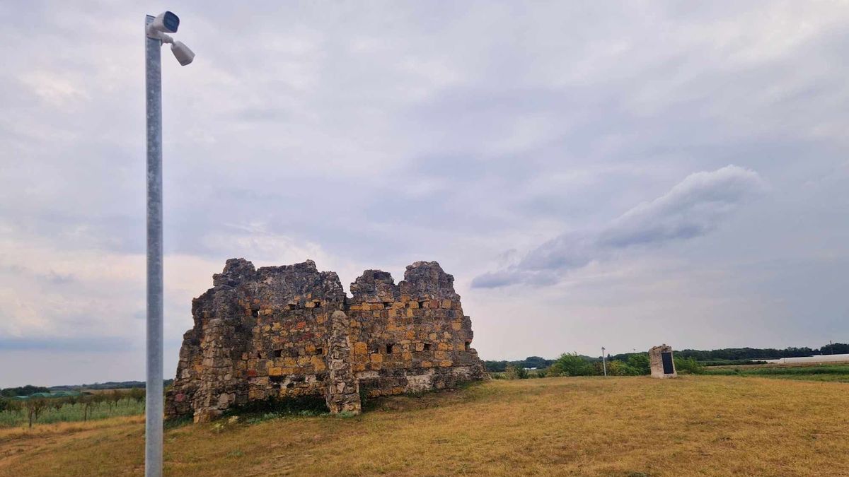 Pusztatemplom, térfigyelő kamera, Lajosmizse