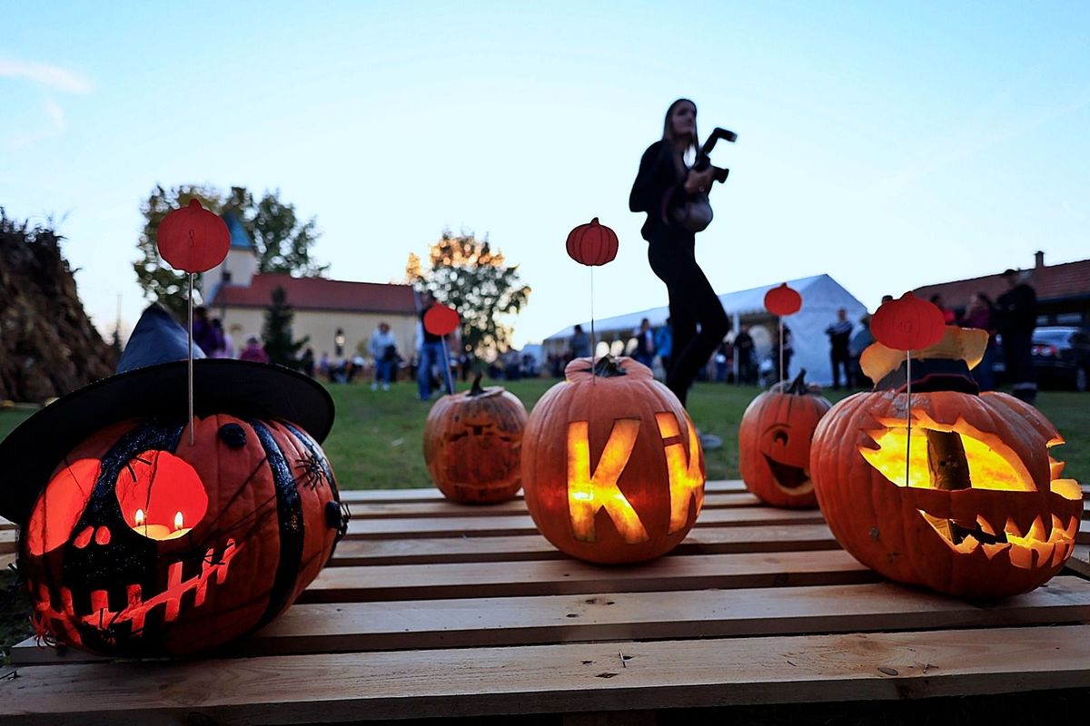 Tökfaragó verseny, halloween, Kömpöc