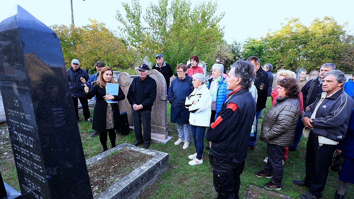 BAON – Jelképes síremlékeket helyeztek el a kiskunmajsai zsidó temetőben – galériával