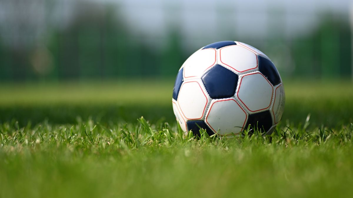 Soccer,Ball,On,The,Green,Grass