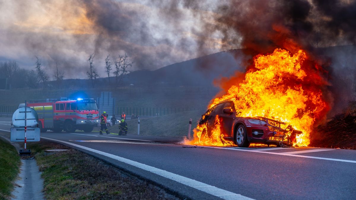 tűzeset, 54-es főút, katasztrófavédelem