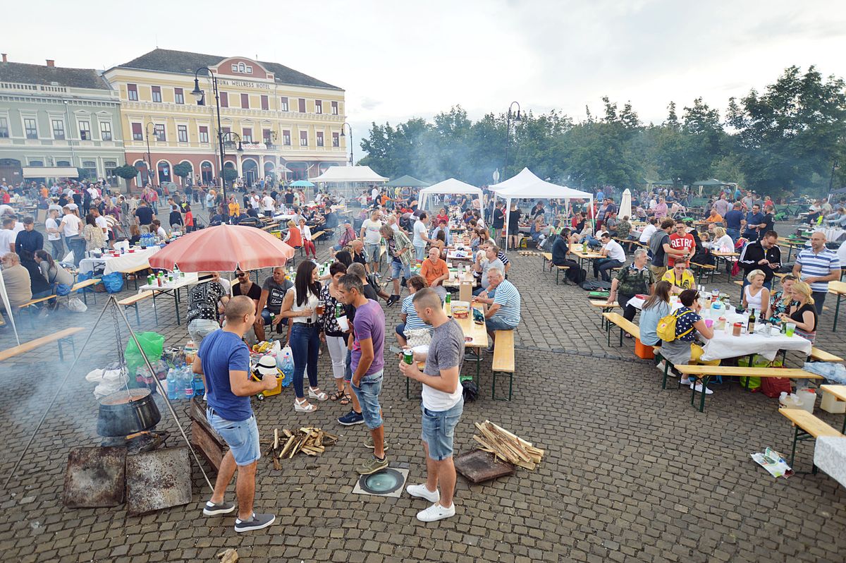 Bajai Halfőző Fesztivál, lakossági fórum, Baja, halfőző, 