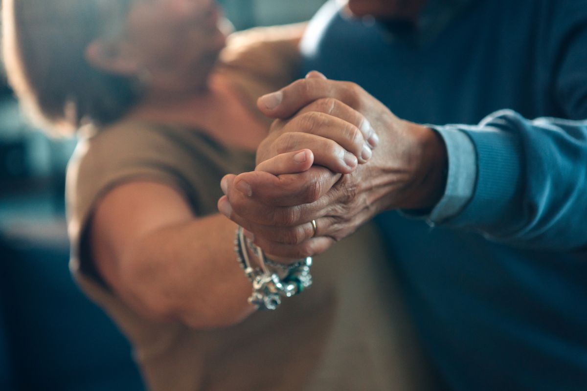 Senior,Couple,Dancing,Hand,In,Hand,-,Elderly,Taking,Tango