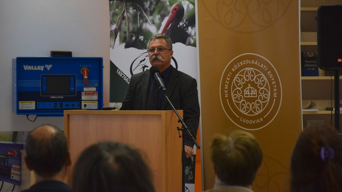 Dr. Keve Gábor tanszékvezető egyetemi docens, Gemenc, konferencia, 