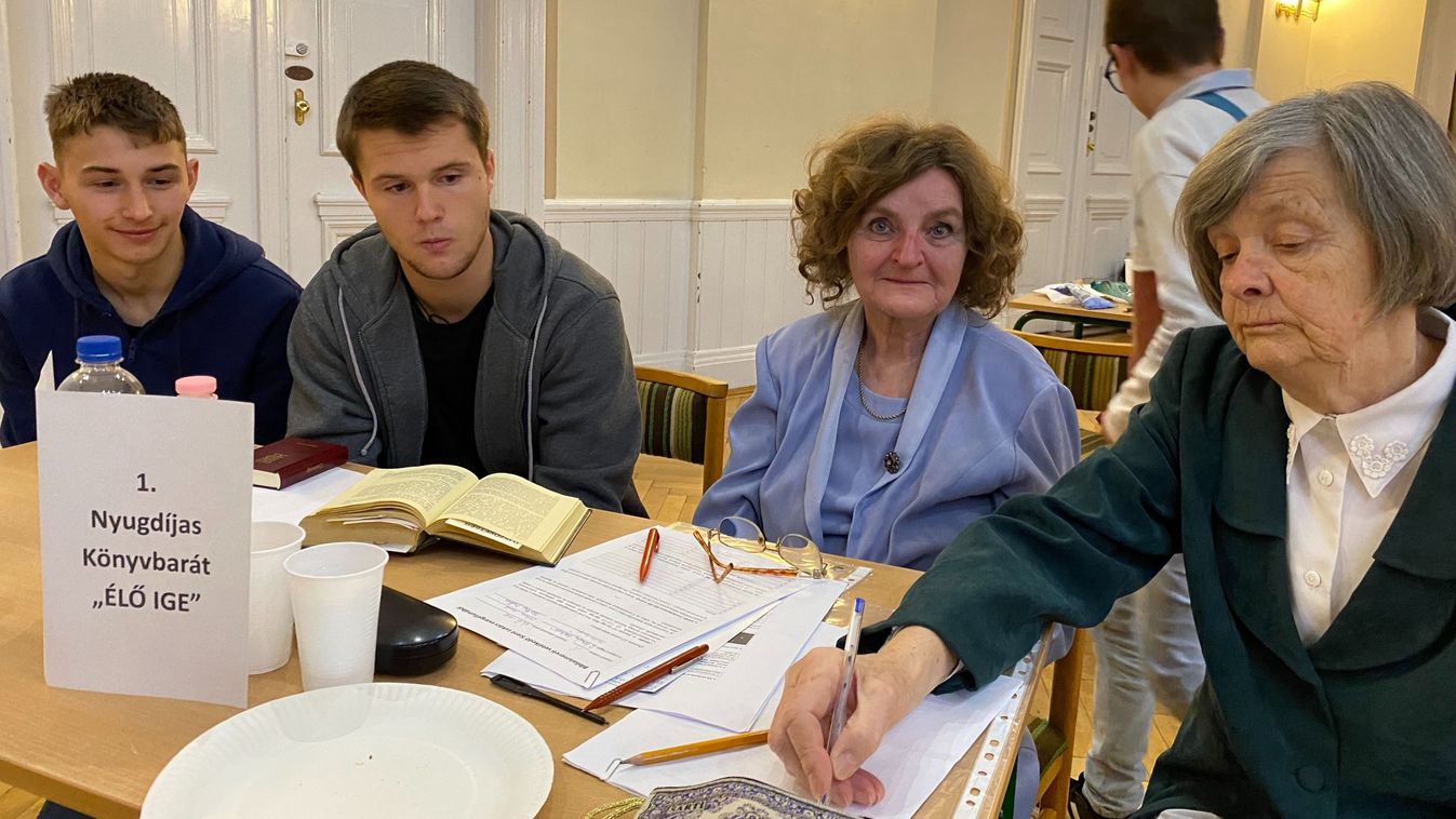 BAON – Lukács evangéliumáról szóló tudásukat mérték össze a nyugdíjasok a vetélkedőn – galériával