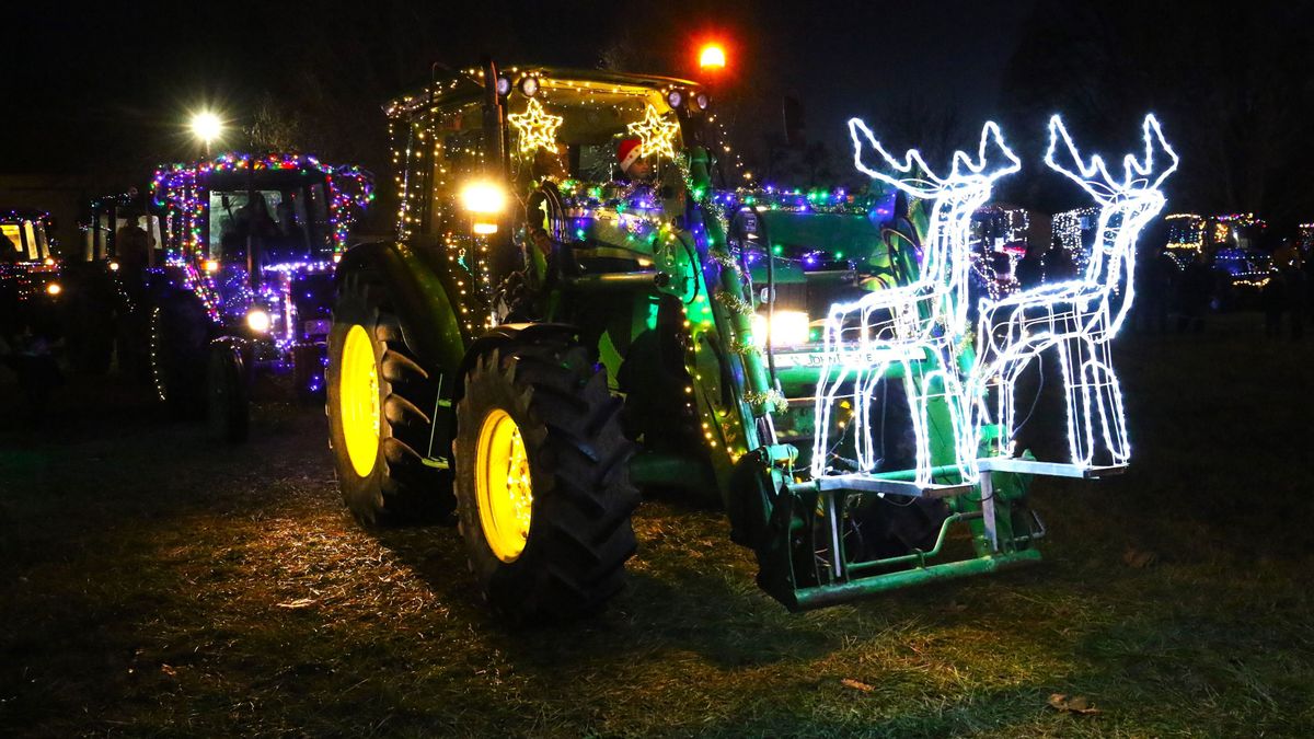 Páhi, traktoros karácsonyváró, traktor