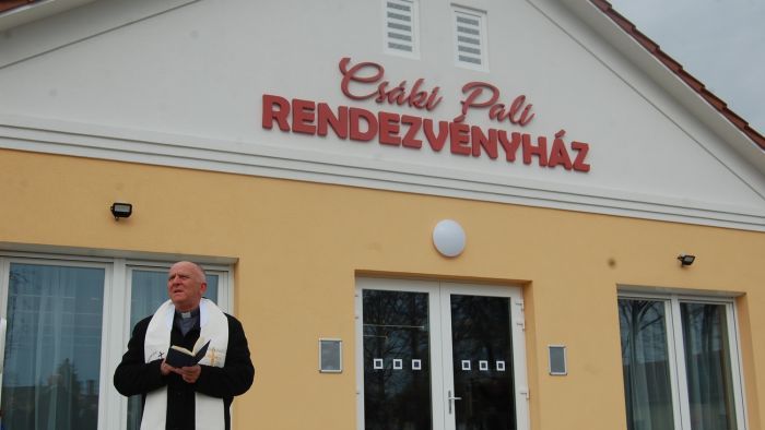 Átadták a rendezvényházat Fülöpjakabon