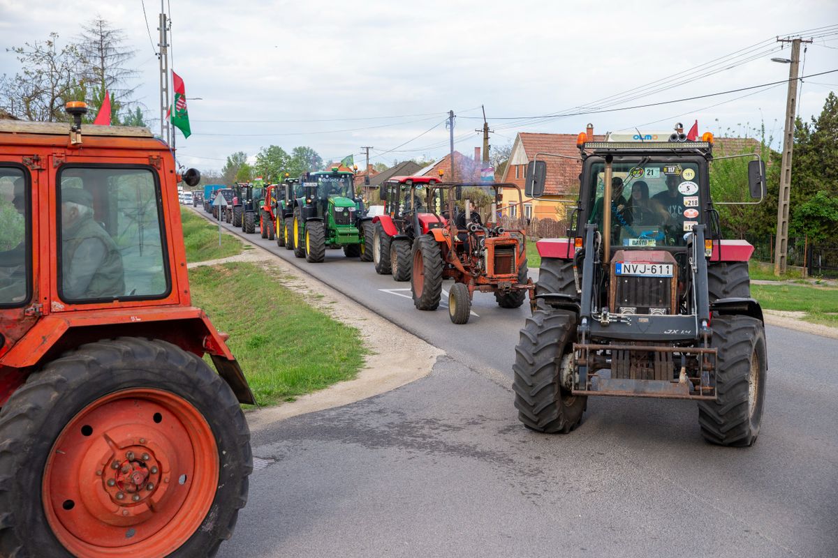 traktoros felvonulás, Jakabszállás,