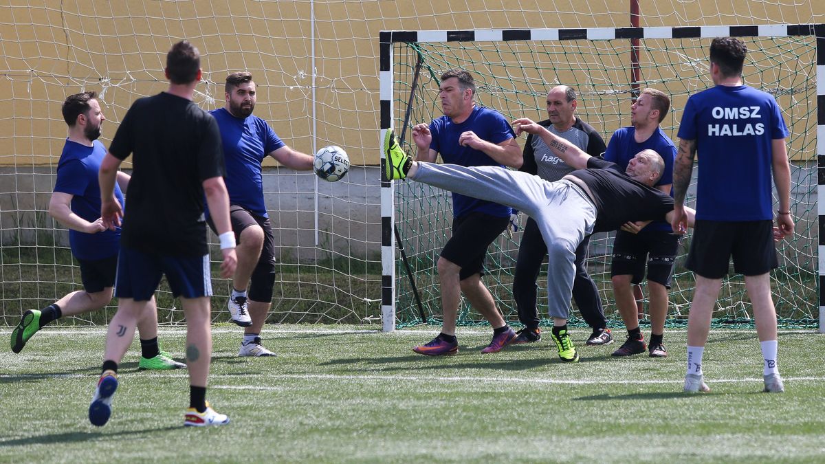 kecskeméti mentősök, sport, foci
