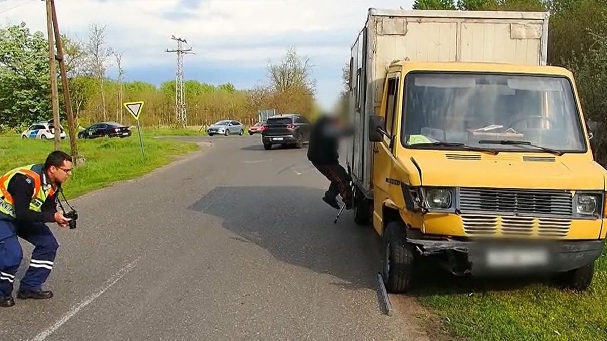 baleset, mentő, 52-es főút