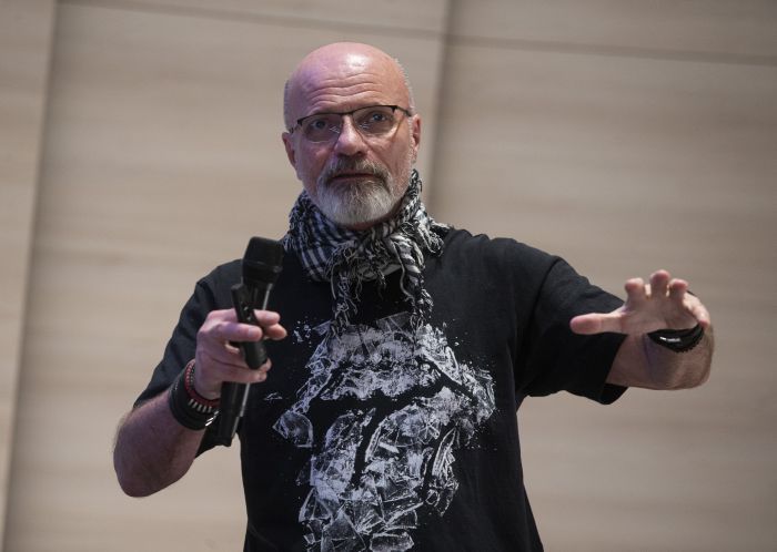 Zacher Gábor Kecskeméten, alkohol, húsvét,