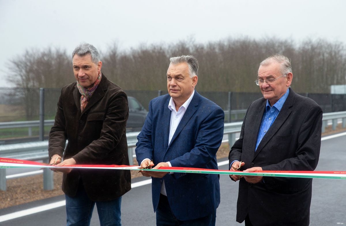 M44 gyorsforgalmi út, Lázár János építési és közlekedési miniszter, Orbán Viktor miniszterelnök, Lezsák Sándor, az Országgyűlés alelnöke