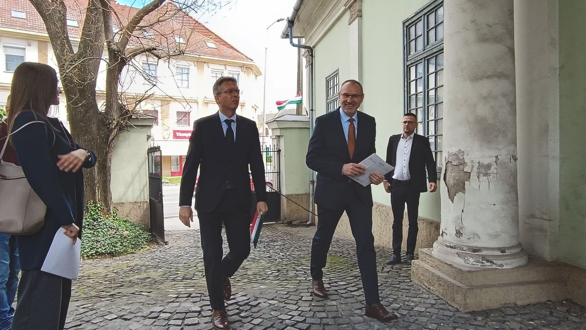 Hankó Balázs és Zsigó Róbert, szoborállítás,