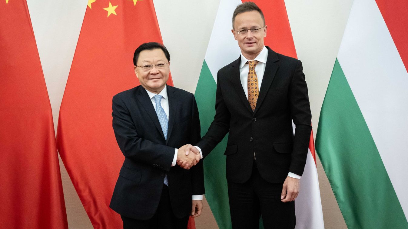 Szijjártó Péter az egyik legfontosabb kínai tartomány kormányzójával tárgyalt