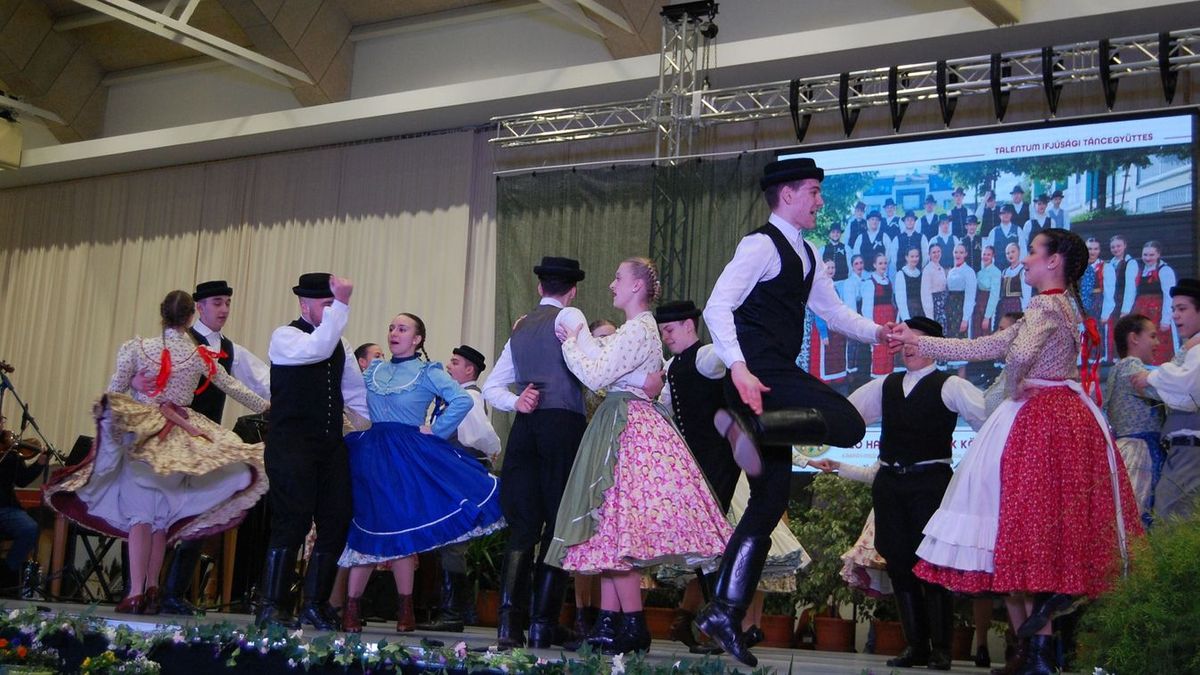 Kösöntyű Találkozó, néptánc, program