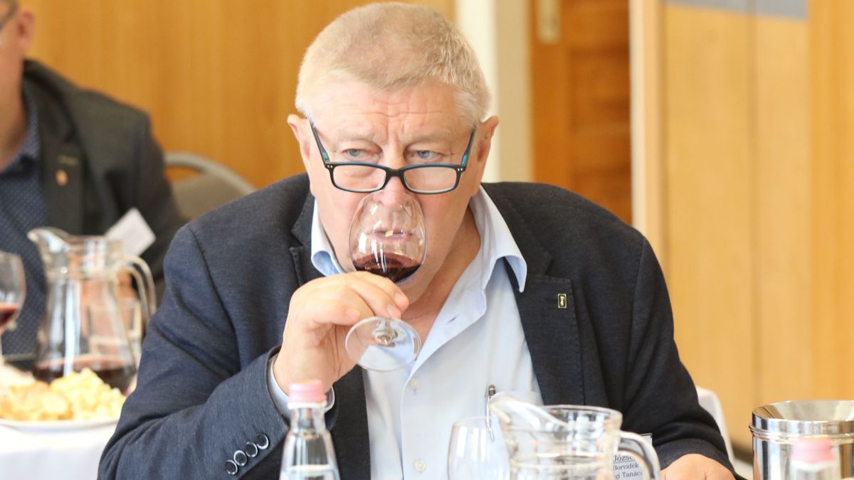 emelkedhet a bor ára, Frittmann János