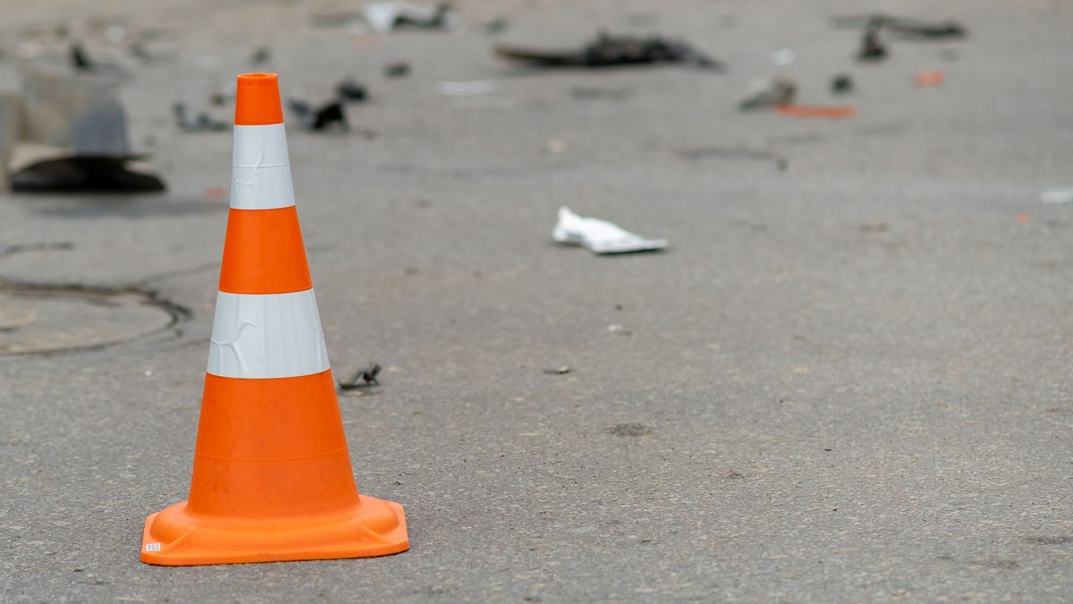 Fának hajtott egy autó, mentőhelikopter is érkezett a helyszínre