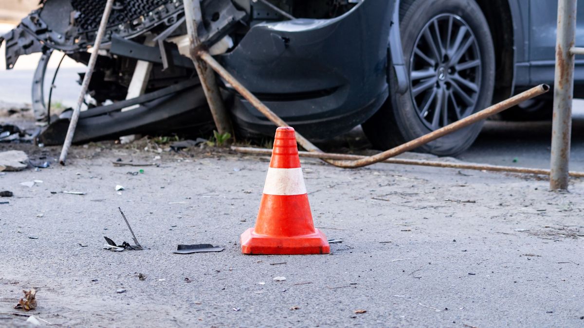 Két autó karambolozott Kecskeméten, mentő is érkezett a helyszínre