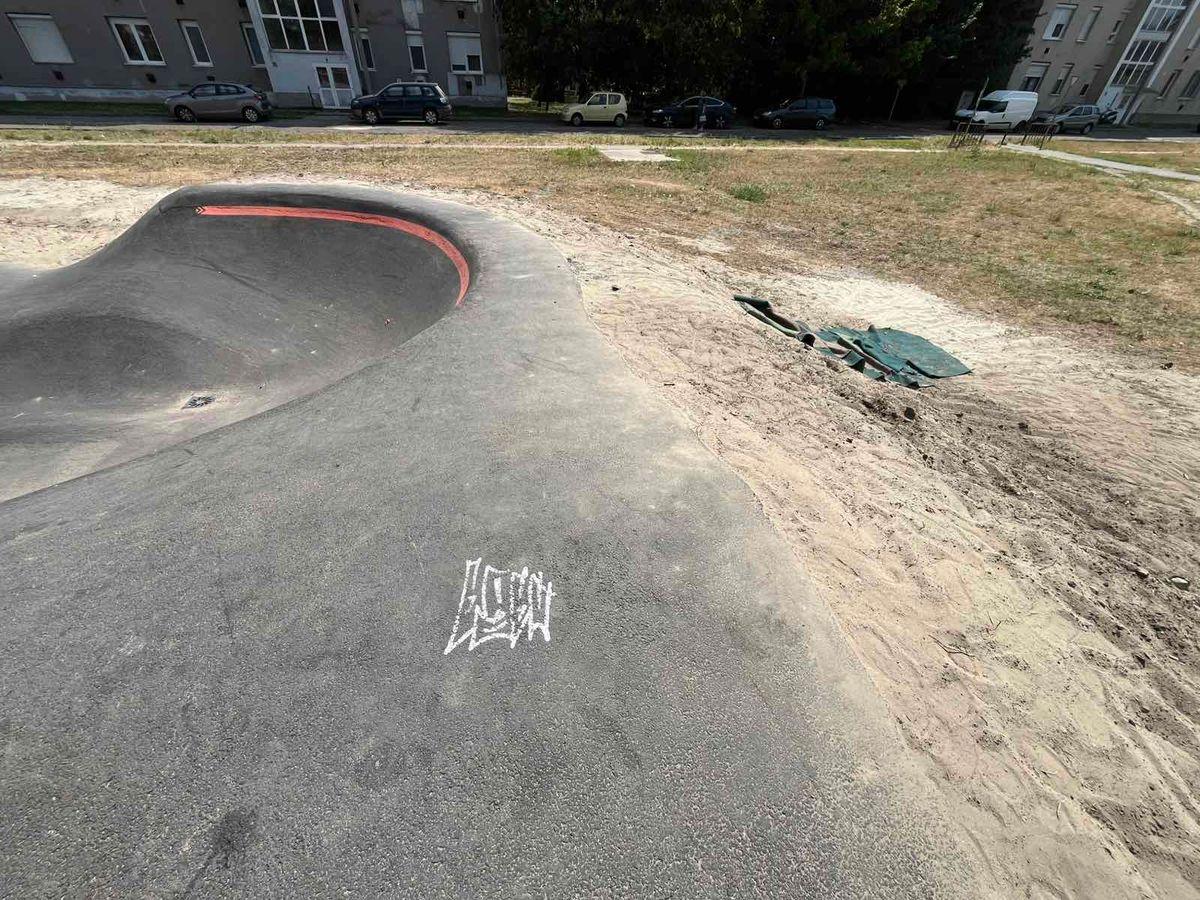 bajai pumpapálya, rongálás