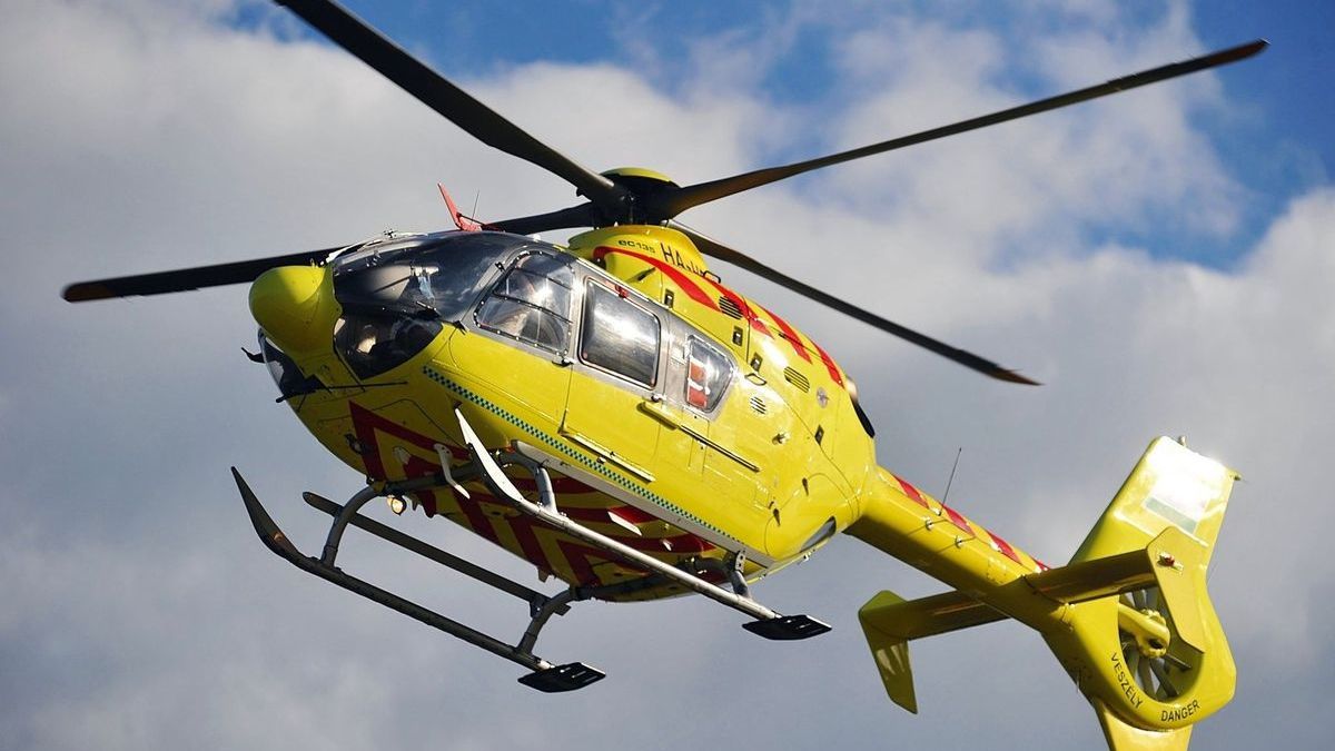 Szántóföldbe csapódott egy helikopter, egy arra járó lovas kocsis riasztotta a hatóságokat