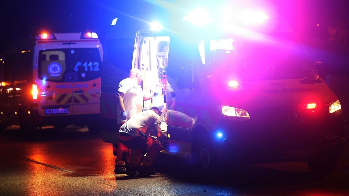 Belehalt a sérüléseibe a motoros, megrázó felvételeken mutatjuk a tragédia helyszínét